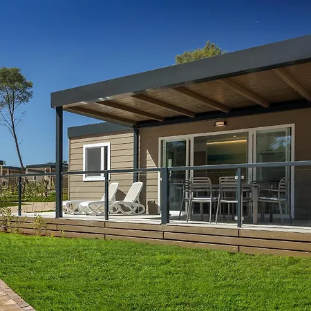 Camping 3 Bedroom Stunning Stacaravan In Vabriga 5*