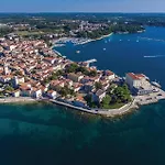 3 Bedroom Beautiful Stacaravan In Vabriga Camping Poreč