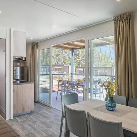 Кемпінг 3 Bedroom Beautiful Stacaravan In Vabriga Пореч