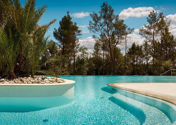 3 Bedroom Beautiful Stacaravan In Vabriga Кемпінг
