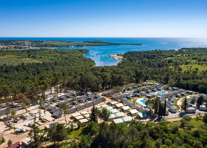 Campeggio 3 Bedroom Beautiful Stacaravan In Vabriga Porec