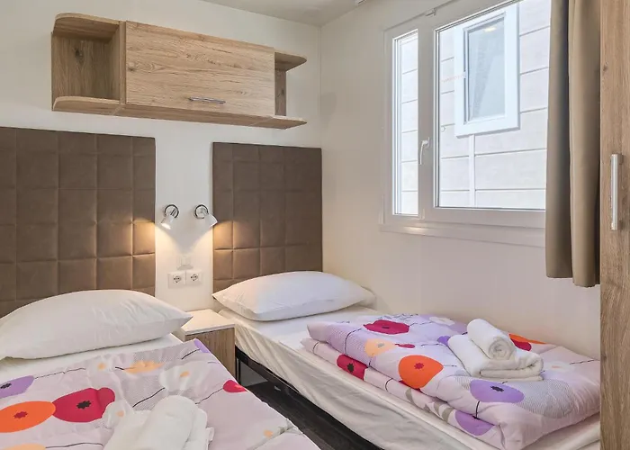 3 Bedroom Beautiful Stacaravan In Vabriga Campeggio 5*