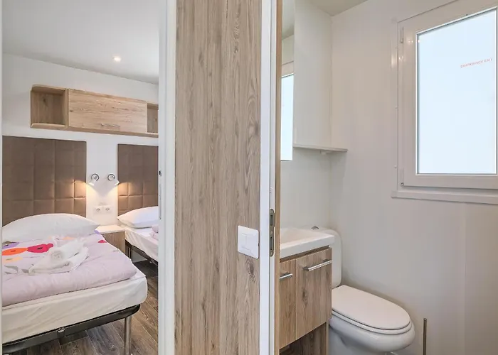 3 Bedroom Beautiful Stacaravan In Vabriga Кемпинг