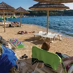 Campsite 3 Bedroom Beautiful Stacaravan In Vabriga