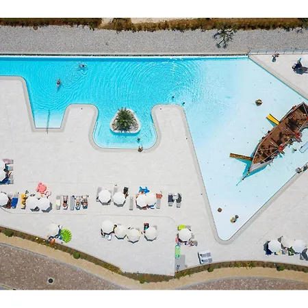 3 Bedroom Beautiful Stacaravan In Vabriga Poreč