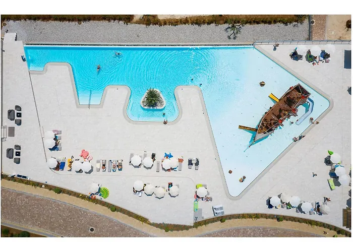 3 Bedroom Beautiful Stacaravan In Vabriga Poreč